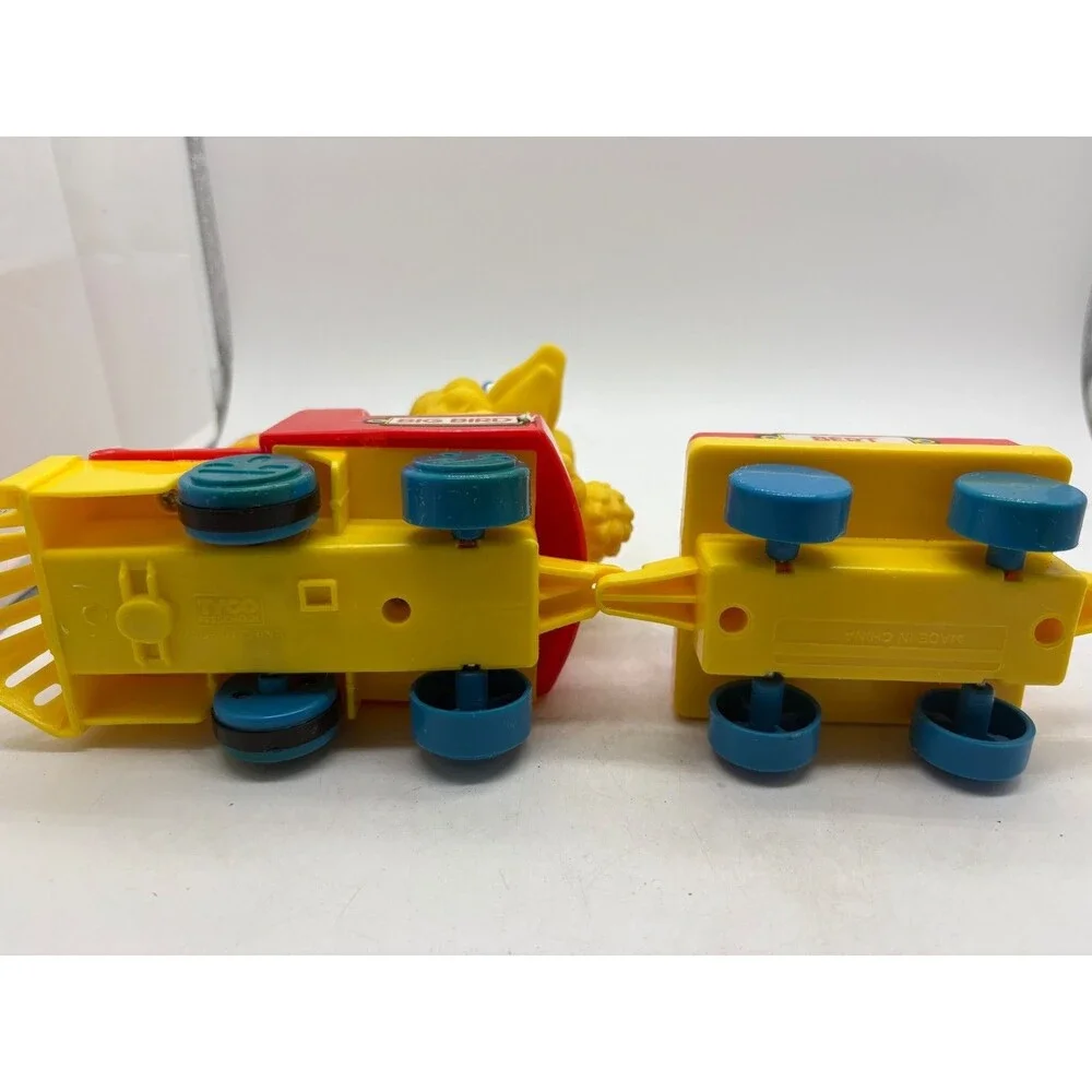 Vintage Tyco Sesame Street Big Bird & Bert Train Engine Toy Red Yellow Blue